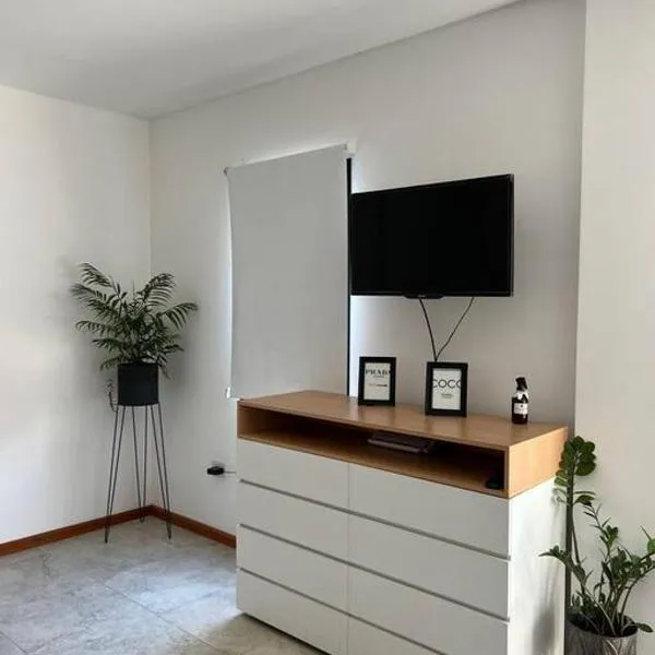 DEPARTAMENTo EN COMPLEJO RESIDENCIAL CON COCHERA, hotel en Resistencia