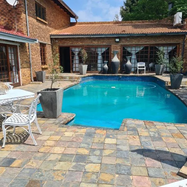 Royal Villa Guesthouse, Hotel in Brakpan