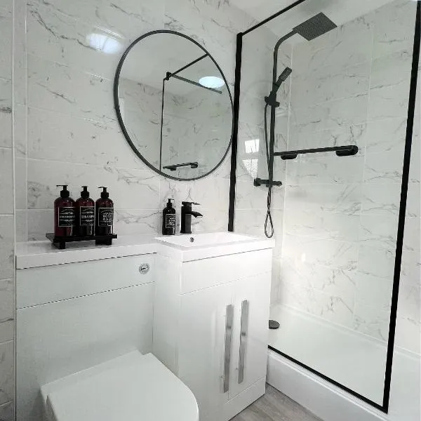 Stunning apartment in Beckton with Private Entrance, Hotel in London