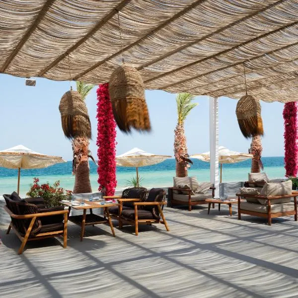 Ramlah Resort Sealine Beach，位于乌姆赛义德的酒店