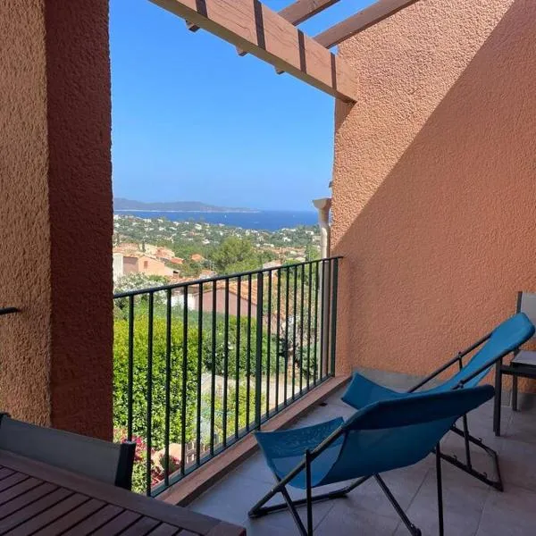 Appartement piscine et vue mer., hotel a Cavalaire-sur-Mer