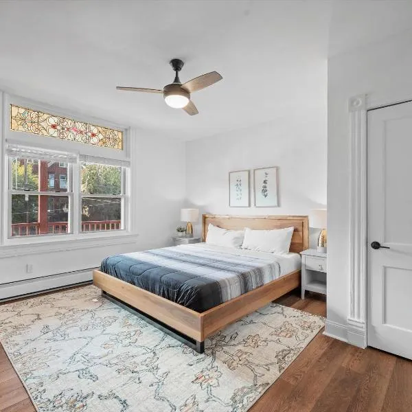 Shadyside, Pittsburgh, Modern and Accessible 2 Bedroom Unit2 with Free Parking, hotel in Pittsburgh
