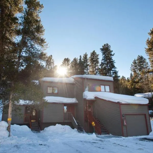 Cozy Townhouse on the main bus line, hotel in Breckenridge