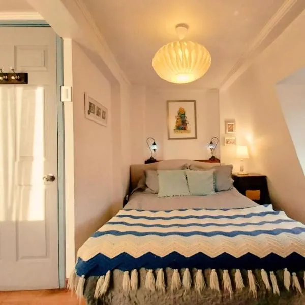 Acogedoras y centrales habitaciones, cerca del Metro y del Estadio Nacional, hotel in Santiago