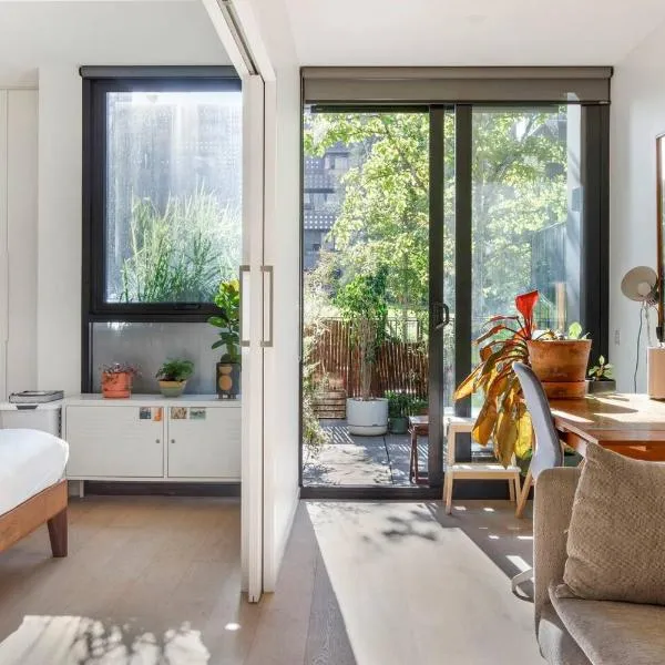 Carlton meets Fitzroy at this Leafy Urban Hideaway, hotel in Melbourne