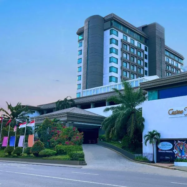Grand Regal Hotel Davao, hotel en Dávao