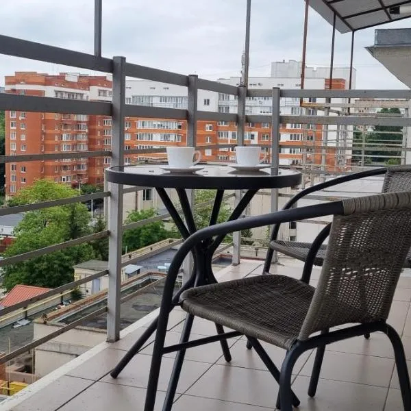Затишна квартира біля парку Відродження, hotel en Ternópil