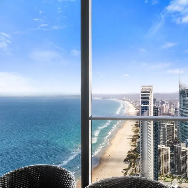 Gorgeous Oceanview 2B2B beachfront apartment in Surfers, hotel in Gold Coast