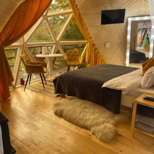 Honey dome, hotel in Vizhenka