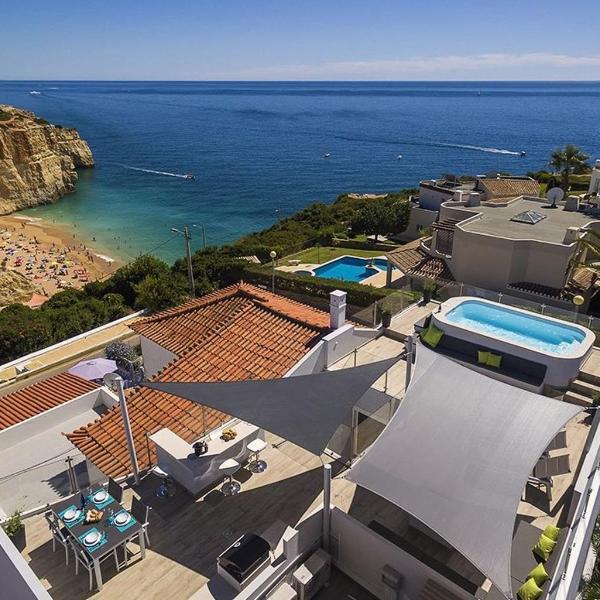 Villa Benagil with stunning views and roof terrace with private heated pool
