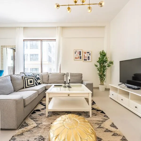 Dubai Creek Gem, Stylish Condo With Two Balconies, hotell Dubais