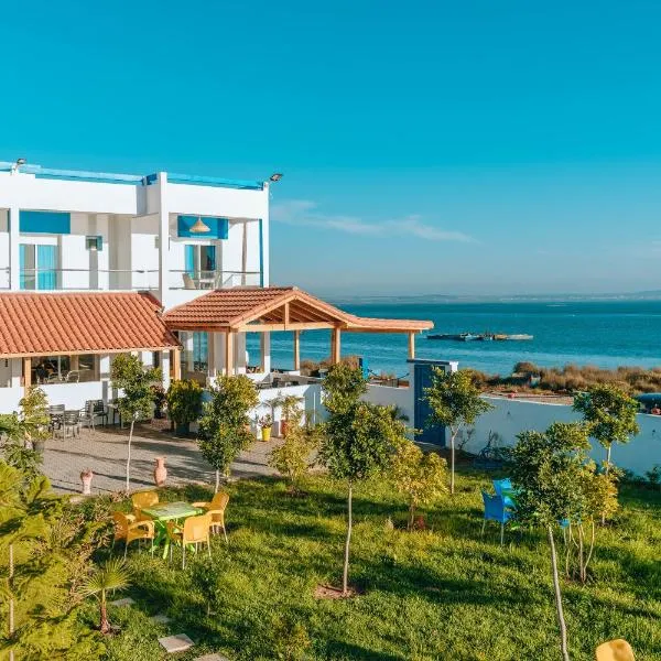 auberge Lacasa latifa vue sure mere moulay bousselham, hotel en Moulay Bousselham