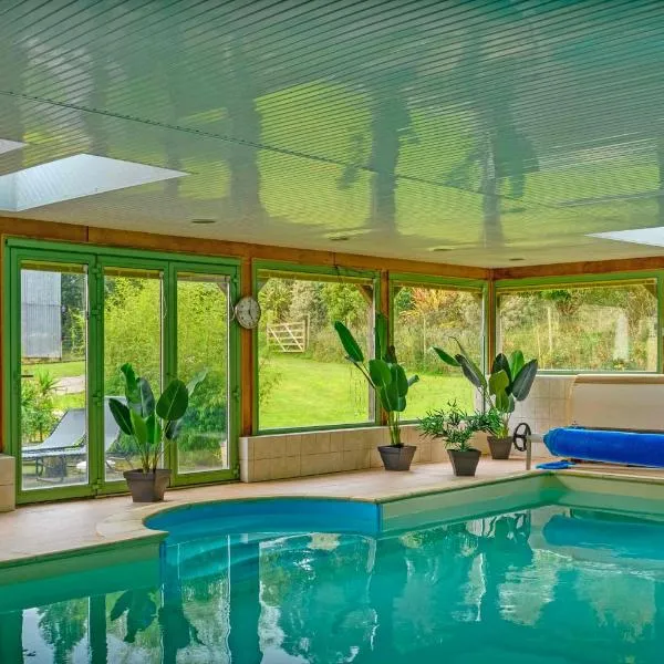 Les Pierres Bleues, hôtel à Saint-Coulitz