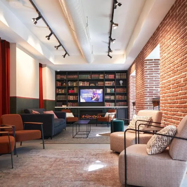 LATROUPE Prado Hostel, hotel in Madrid