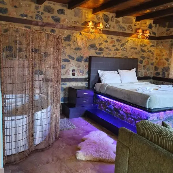 Suites Mouses, ξενοδοχείο στον Παλαιό Άγιο Αθανάσιο