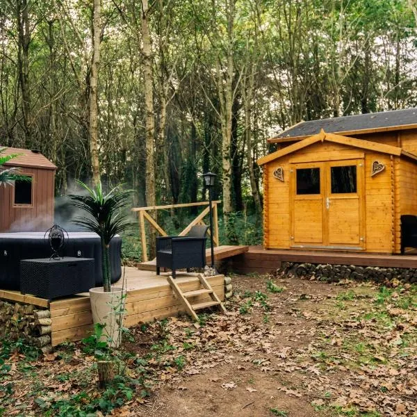 Cabane insolite avec escape game, hotel in Saint-Évarzec