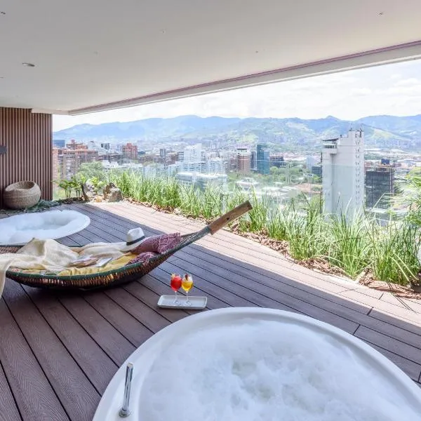 Diez Hotel Categoría Colombia, hotel in Medellín