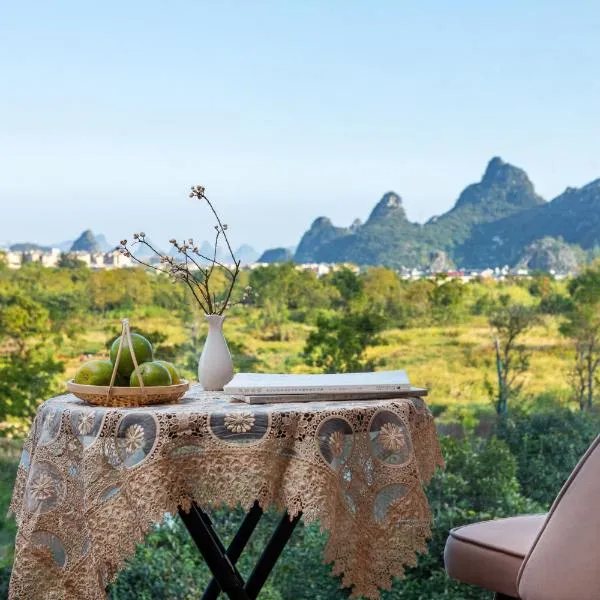Guilin Village Creek Inn-Free private car pick up station stay 3 nights, hotel v destinaci Kuej-lin
