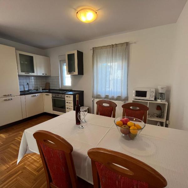 Burle Apartment with FREE private parking