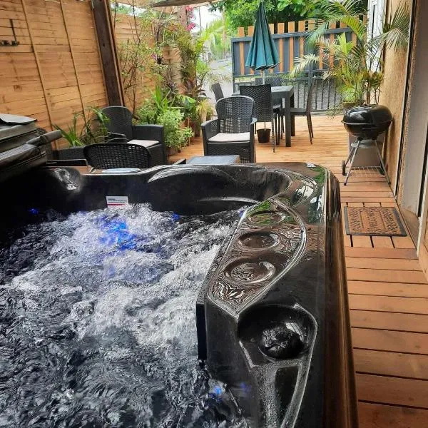La Caz Anaïs avec jacuzzi, hotel in Saint-Joseph