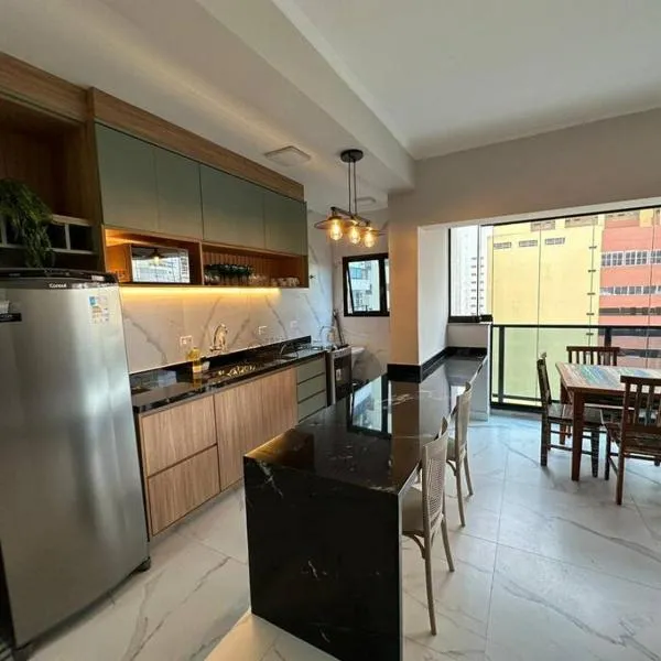 Flat Lindo - 100M Da Praia De Pitangueiras 3123, hotel in Guarujá