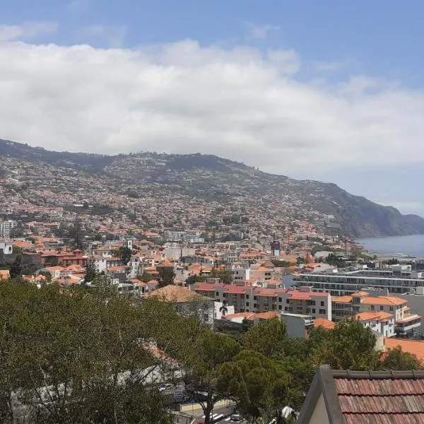 Living Caboqueira, Hotel in Funchal