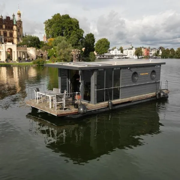 COSY Hannah - Festlieger, отель в Шверине