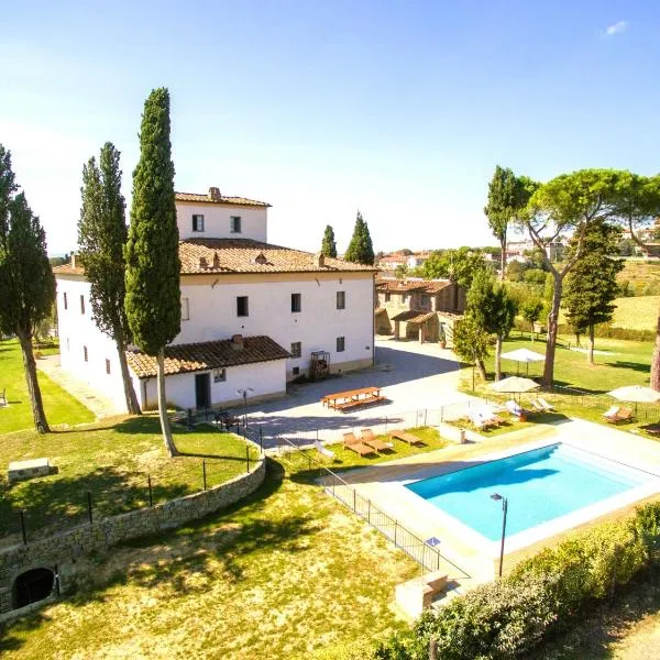 Farmhouse with swimming pool surrounded by greenery just 20 minutes from Arezzo, ξενοδοχείο σε Castiglion Fibocchi