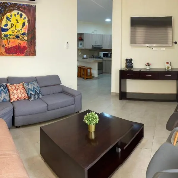 GARZOTA SUITE DEL ARTE 3er Piso，位于瓜亚基尔的酒店