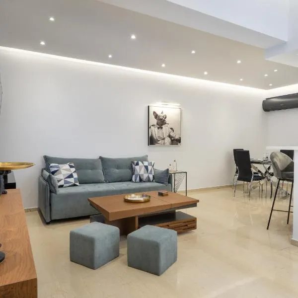 Elegant Oasis 2 BR Apt near the Marina & the Beach, ξενοδοχείο στην Αθήνα