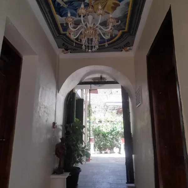 Hostal Atlantis, hotel in Quito