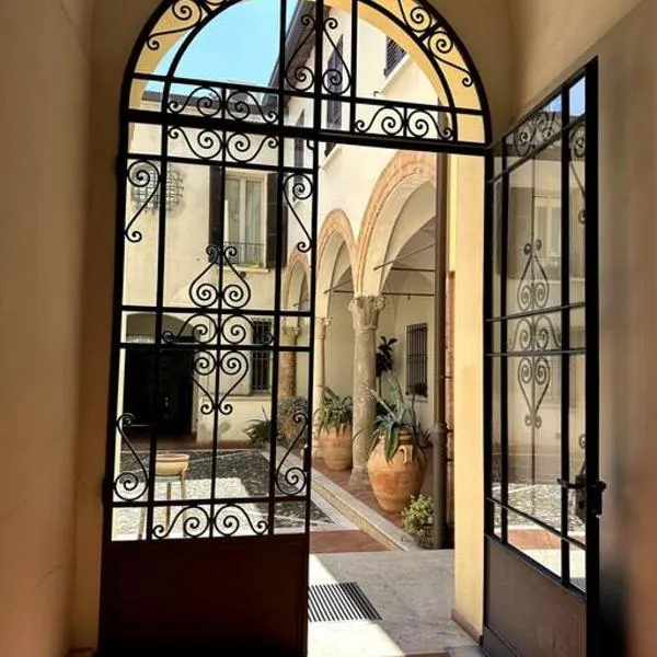Casa Petrucci 2 centro storico, ξενοδοχείο στο Φορλί