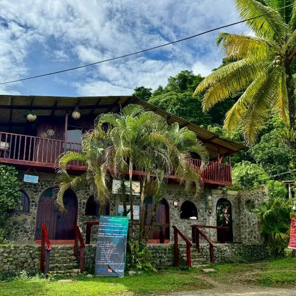 Posada Turística Rocas De Cabo Marzo, khách sạn ở Bahía Solano