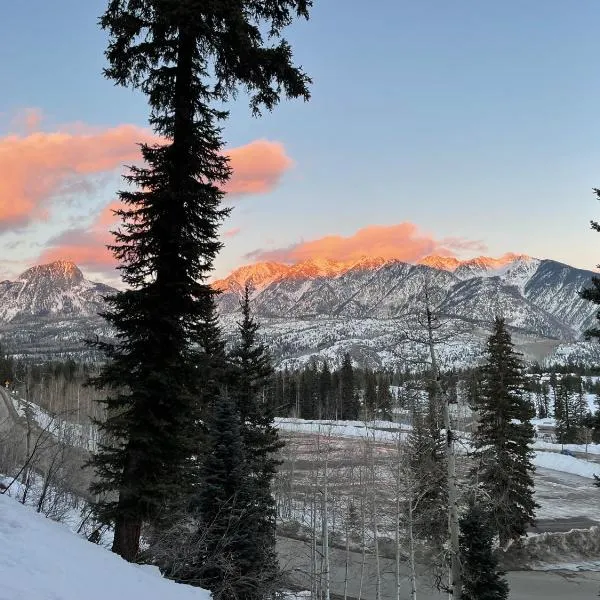 Purgatory Resort Ski In Ski Out, hotel in Durango