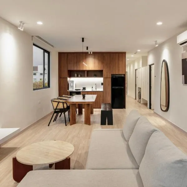 Codrington House - Boutique Apartments, hotel in George Town
