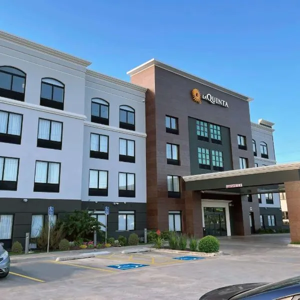 La Quinta Inn & Suites by Wyndham Tulsa Midtown, hôtel à Tulsa