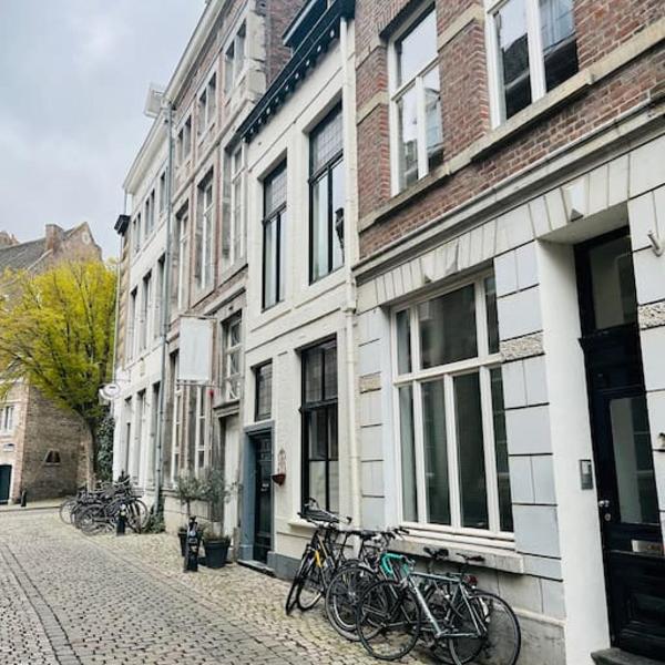 Monumentale stadswoning in hartje binnenstad, Maastricht