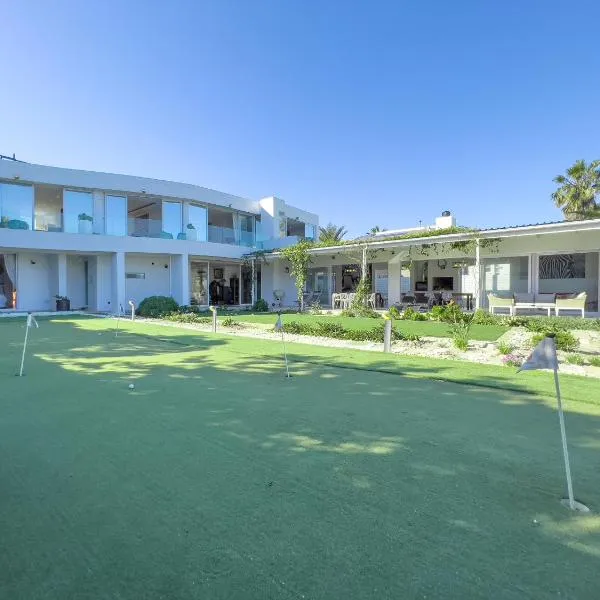 Peach on Beach Boutique Guesthouse, hotel in Bloubergstrand