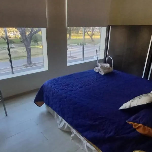 Confortable y Amplio loft, hotel em Mendoza