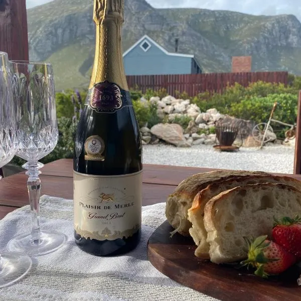 Hidden Stream Cottage, hotel in Bettyʼs Bay