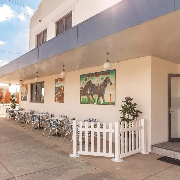 Sportsmens Club Hotel，位于沃加沃加的酒店