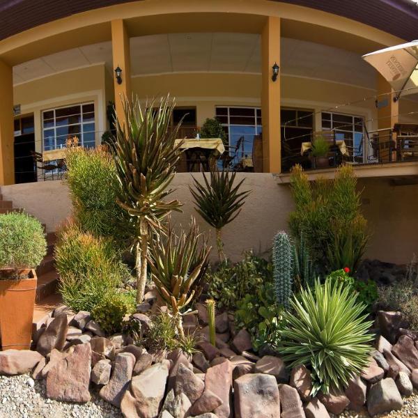 Bahnhof Hotel Aus, Aus