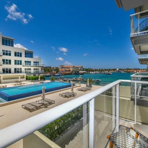 Luxurious Ocean Front Condo With Sunset Views 2 bed-2 bath, hotel v destinaci Oranjestad