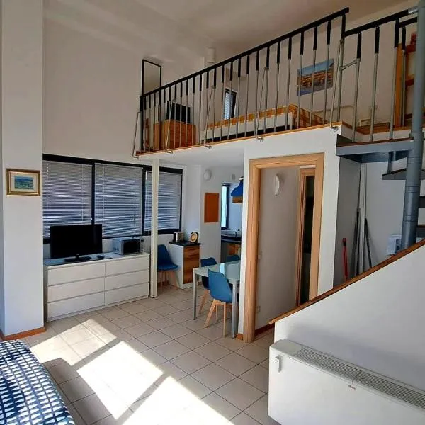 Gemme Fiorentine Apartments in front of the train station 5 minutes from the centre Free parking, hotel a Firenze