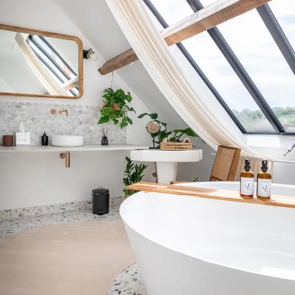 LA GRANDE MAISON LGM、Leschesのホテル