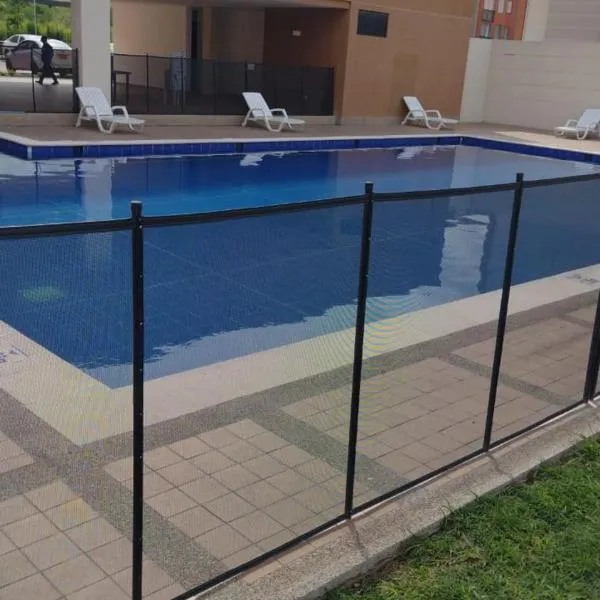 Apartamento vacacional con piscina y parqueadero, ξενοδοχείο σε Ibagué