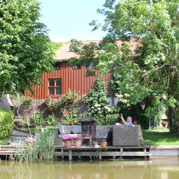 B & B Zazza, hotel v destinaci Rauwerd