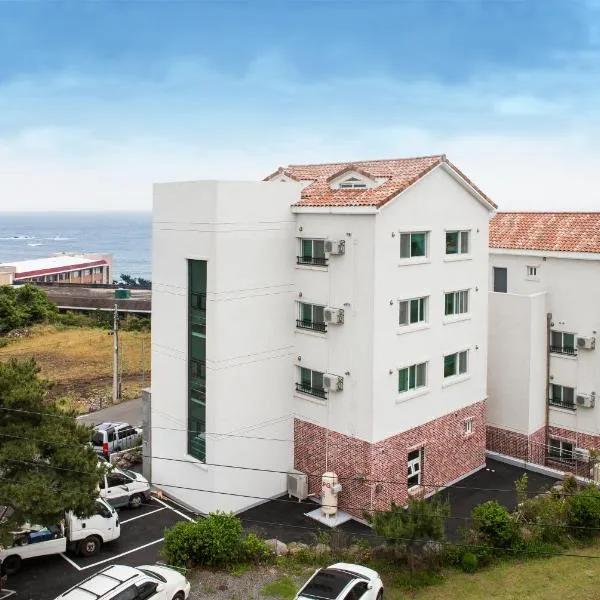 Jeju Aria Pension, hotel in Jeju