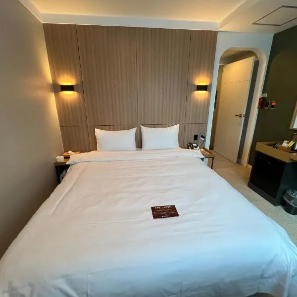 Geoje Highend Hotel、コジェのホテル