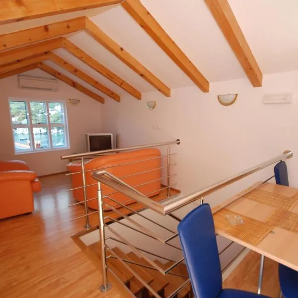 Springs Apartments & Rooms, hotelli Sveti Stefanissa